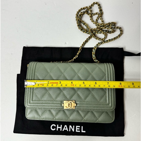 CHANEL Caviar Quilted Boy Wallet On Chain Light Green - Picture 8 of 16